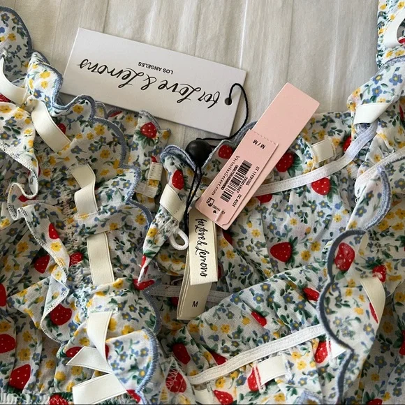 NWT for love & lemons x Victoria’s Secret strawberry kiss dress - Picture 7 of 9